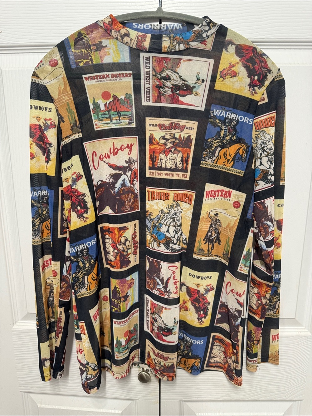 Vintage Avery Multicolor Western Poster Print Long Sleeve Top